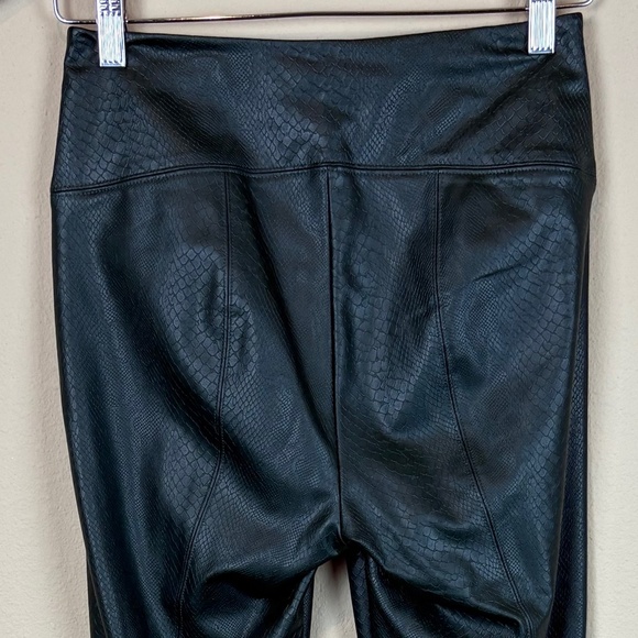 White House Black Market Runway Dark Green Faux Reptile Print Pull On Leggings - Picture 5 of 10